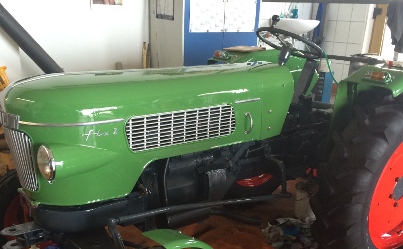 Fendt Fix 2 Motorhaube nach Restauration